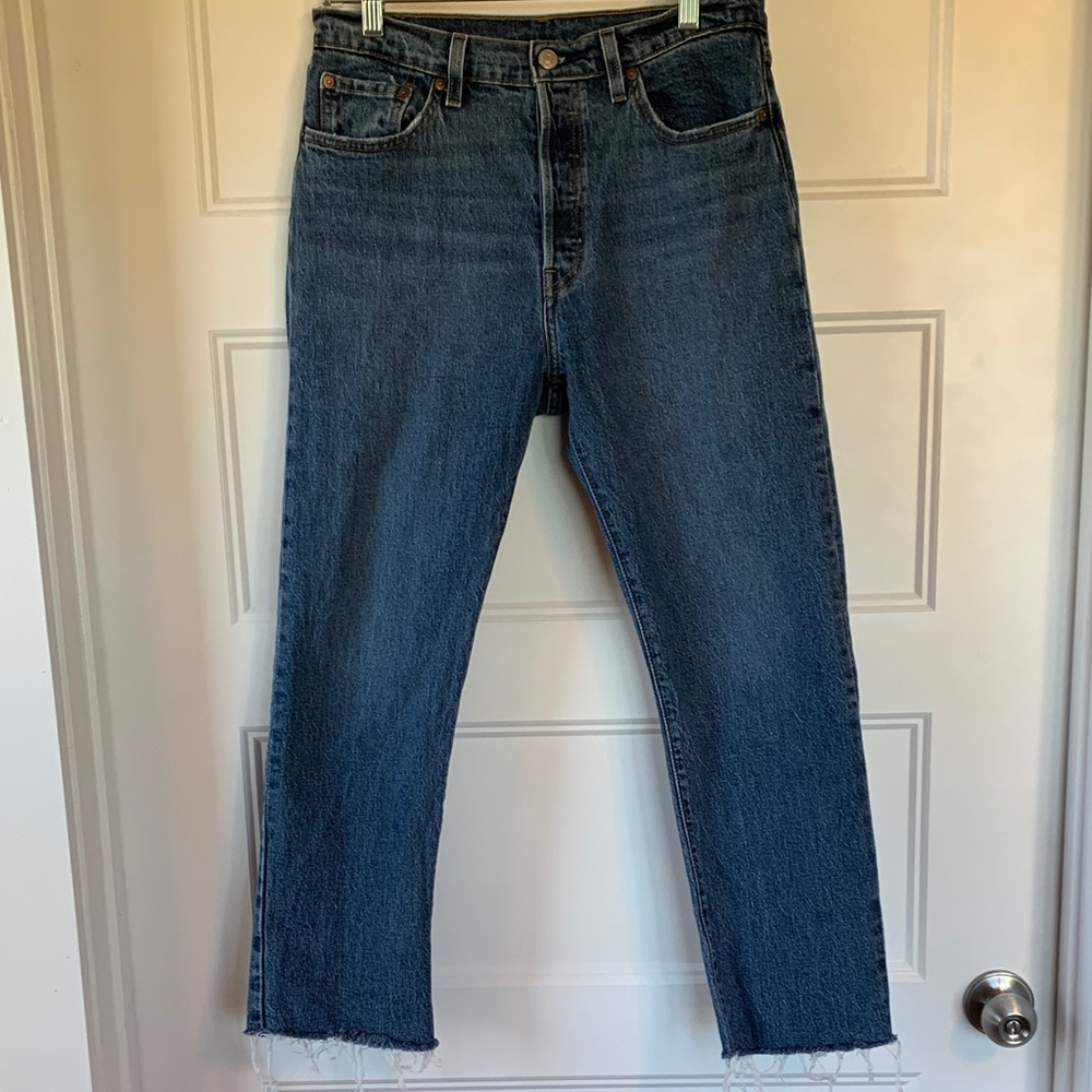 Levi's 501 Blue Denim button down Jeans with raw frayed hem size w-29,L-26